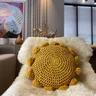 almofada decorativa de crochê mostarda 45cm