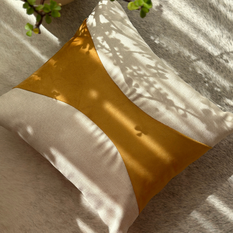 capa almofada linhao e veludo mostarda raisa guerra 45x45 chao