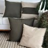kit 4 capas almofadas linho cru e verde musgo c abas e recorte kit4016910