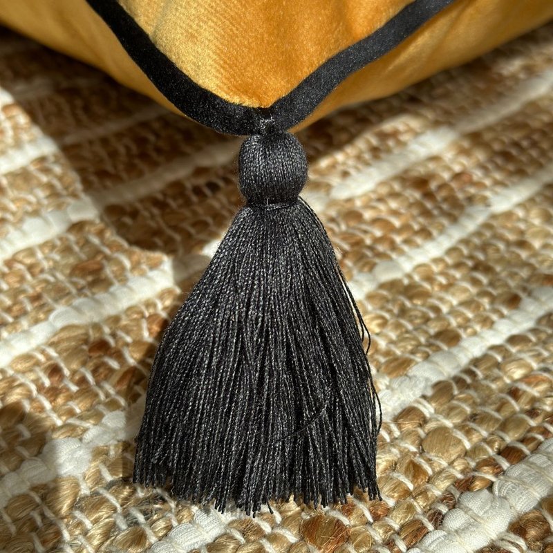 capa almofada veludo mostarda abelha tassel 5