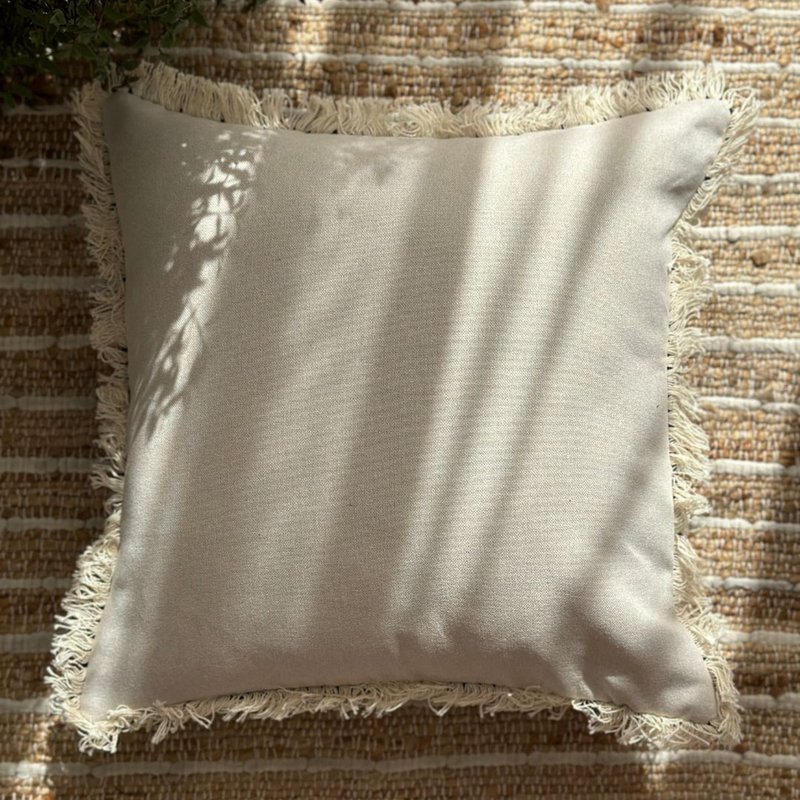 capa de almofada linhao entreposto listrada azul e cru com franja 45x45 verso 10