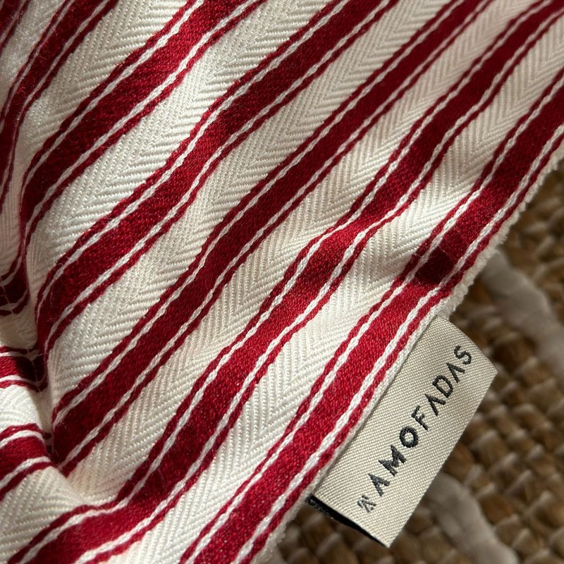 capa almofada algodao entreposto listrada vermelha 45x45 detalhe32