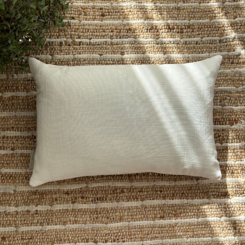 capa almofada linho entreposto branco e preto 45x30 verso17