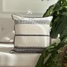 capa almofada linho entreposto branco e preto com debrum 45x4511