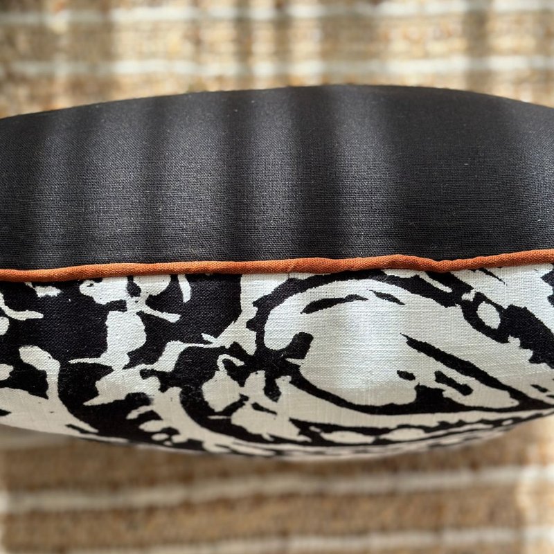 capa de almofada linho entreposto estampada preta 45x30 frente e verso5