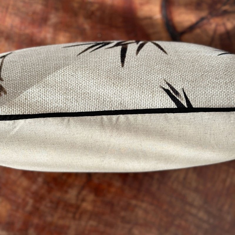 capa de almofada linhao cru entreposto com debrum 45x30 detalhe