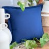 capa almofada impermeavel area externa azul c abas 45x45 lateral