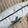 capa almofada tropical coqueiro em linhao branco 45x45 detalhe