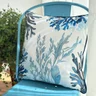 capa almofada mar impermeavel com corais azuis 45x45