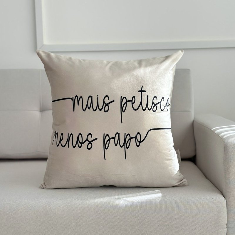 capa de almofada veludo pet frases cachorro e gato 45x45 mais petisco 1