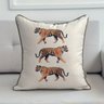 capa de almofada decorativa tigre em linhao cru 45x45