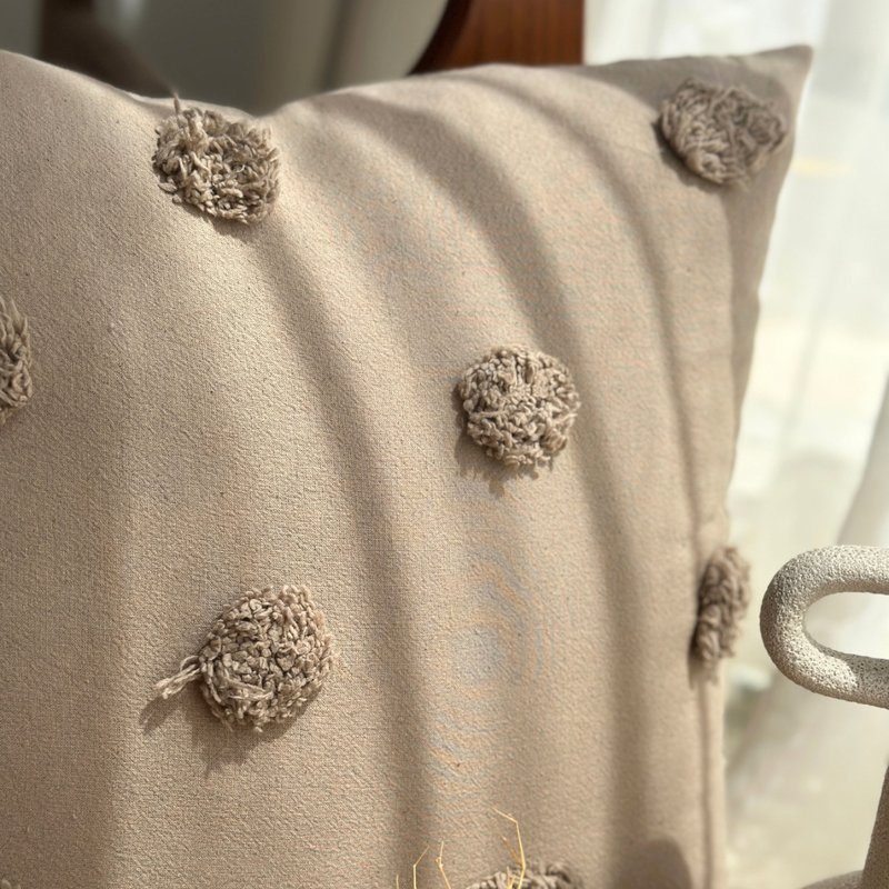 capa de almofada pompom bege 45x45 13