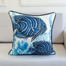 capa almofada linhao peixe com debrum azul 1