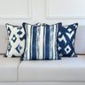 kit 3 capas almofadas linhao branco listra e geometricas azuis