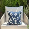 capa almofada impermeavel estampa geometrica azul 45x45 3