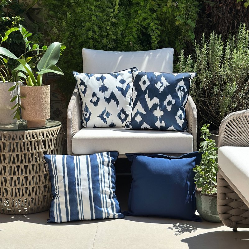kit 4 capas almofadas impermeaveis ikat geometricas listras e azul